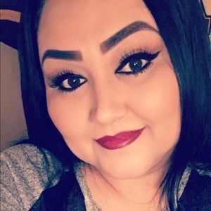 Meet your Posher, Celia